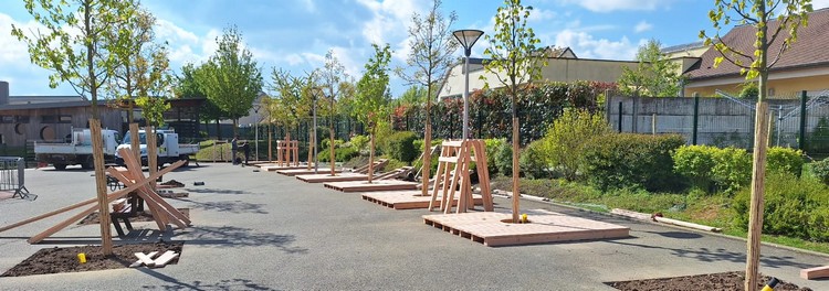 Plateformes en douglas pour cours d'cole 